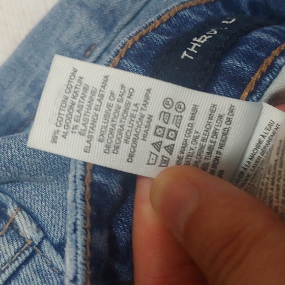 Lucky Brand Blue "The Roll Up" Denim Shorts With Embroidered Flowers - Picture 5 of 13